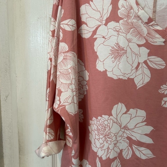 NWOT “Misia” Pink With White Floral Design Knit Top - Picture 5 of 6